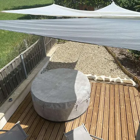 2 Etoiles Proche Salers Cantal Auvergne